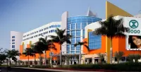 Bonnet Hotel Surabaya Hotel dekat Toko Tiga Putra, Oleh-Oleh Khas Kenjeran