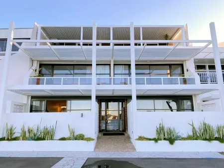 Bay Breeze Boutique Accommodation Отели рядом с достопримечательностью «Treasures from the Deep Opal and Shell Museum»