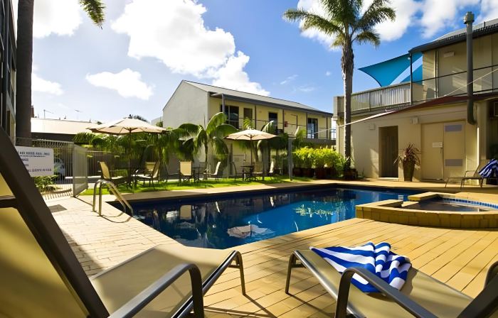 Moonlight Bay Apartments