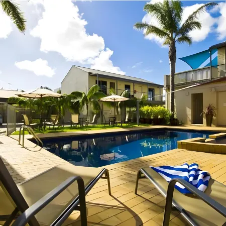 Moonlight Bay Apartments