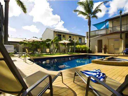 Moonlight Bay Apartments Hotels in Rye