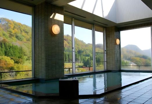 1. 아키우 온센 호..