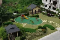 The Redwoods SM Fairview w/ Netflix & Balcony