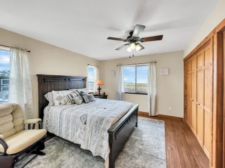 Cabin with Jaw-dropping Views near Black Canyon