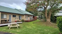 Tranquil retreat on Middleton Road, mid-way between the city and the sea!