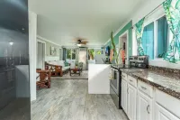 3-Bedroom Home Plus Mother-in-Law-Suite in Peaceful Haleiwa Hawaii