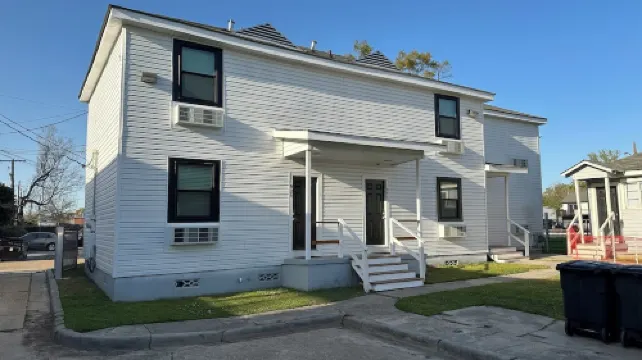 The Monroe: 2-bedroom townhome. Walk to LSU