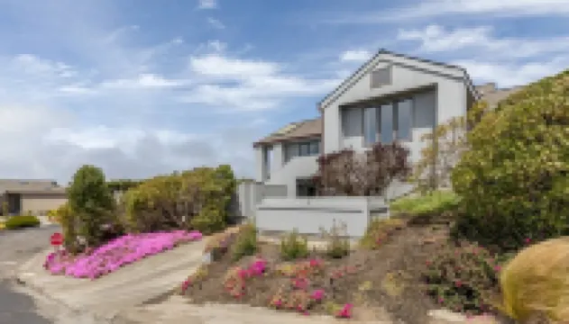 Pelican's Rest, by Vinifera Homes