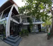 Adroit Sunset View Hotel di Guraidhoo