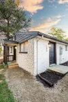 Cozy Quay Private Pet-Friendly 2 BR Duplex WiFi King Bed