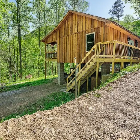 River cabin on 45 acres of private mountain land PET FRIENDLY