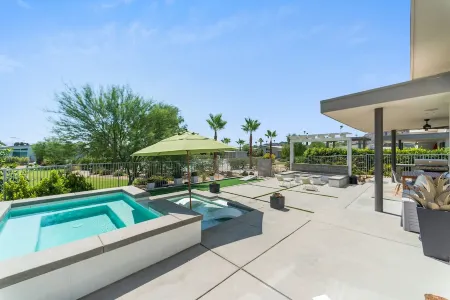 Dakota Retreat [Private Pool] Отели рядом с достопримечательностью «Индиан-Уэллс Теннис Гарден»