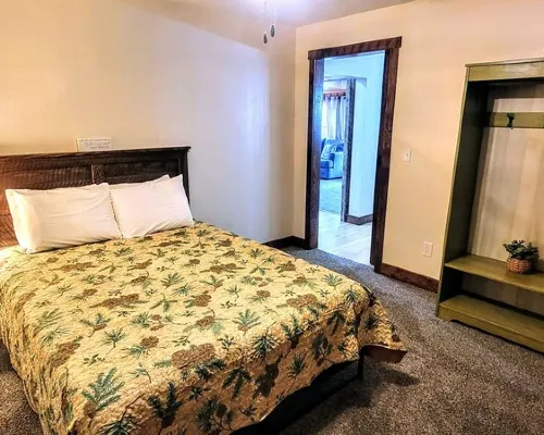 Lynnhurst Resort-Private cabin on Kentucky Lake with Hot Tub Hoteles en Condado de Calloway