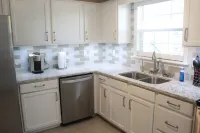 Entire residential home rental. Quiet cul-de-sac. Minutes to beach.