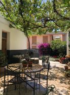 House with garden a stone's throw from the center of Valencia and the beach