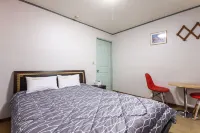 Wanju Yuhwangonchen Hotels near Suwangsa