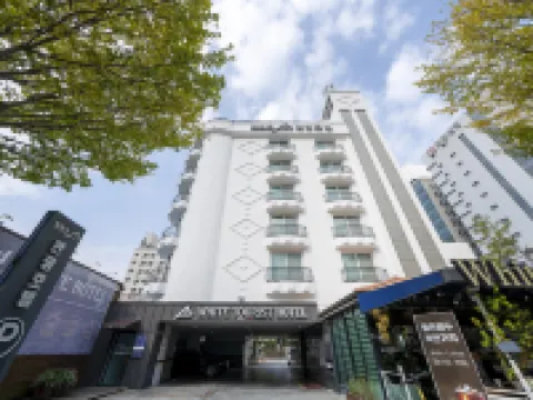 ホワイト ツーリスト ホテル Jeonju Stadium周辺のホテル