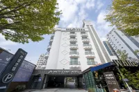 White Tourist Hotel Hotel in zona Seonlinsa