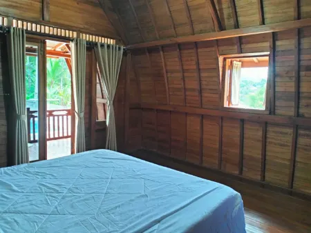 Rumah Lumbung Odreys Отели в г. Cicurug