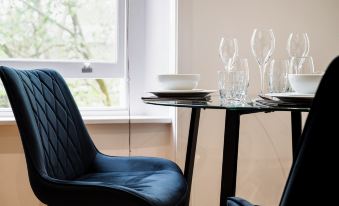Avari Apartments - Gray's Collection - Housity