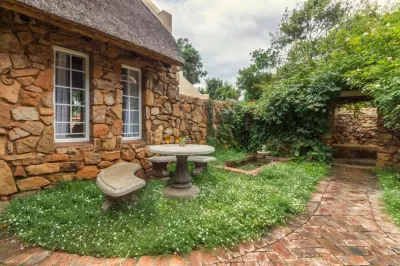 Pierneef's Kraal Hotels in Lynnwood Manor