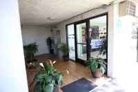 스튜디오 6 바스토, 캘리포니아