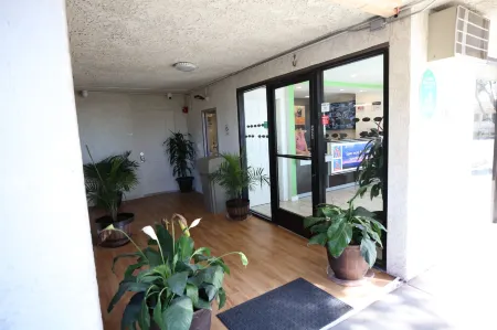 Studio 6 Barstow, CA Отели рядом с достопримечательностью «Desert Discovery Center»