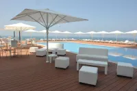 Island Luxurious Suites Hotel - 수영장
