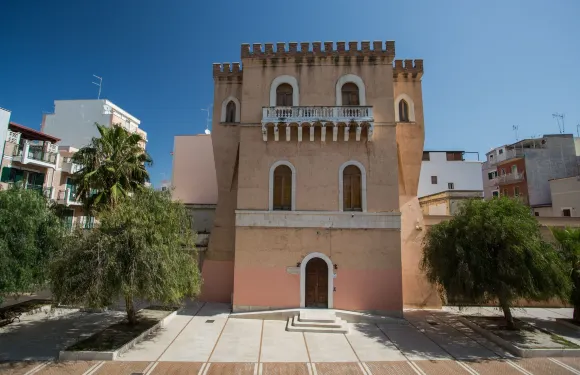 坎特羅文託客房酒店