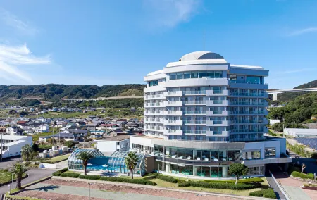 The Gran Resort Elegante Awajishima Отели рядом с достопримечательностью «HELLO KITTY APPLE HOUSE»