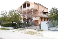 Apartments Vanja Škara Biograd Các khách sạn ở Turanj