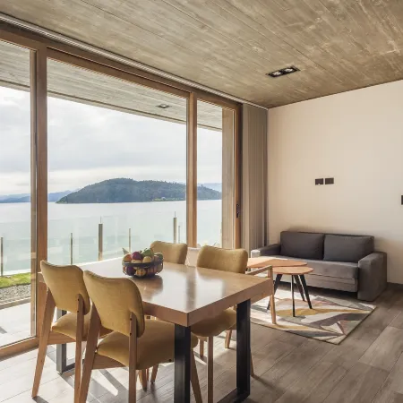 WaOne Lake Homes