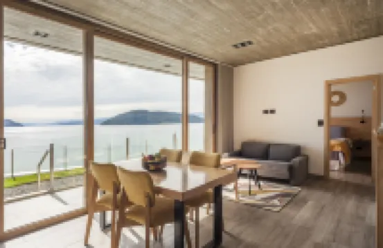 WaOne Lake Homes Hotels in 