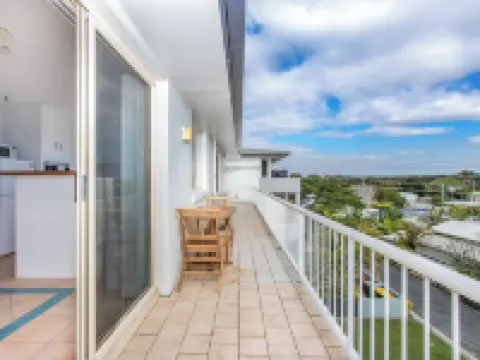 Mountain Views on Marine Parade