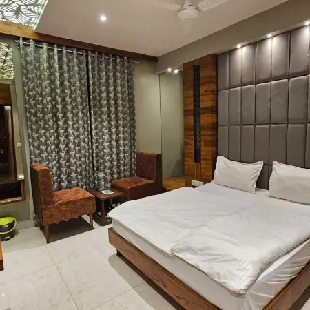 Hotel Pushpa Inn