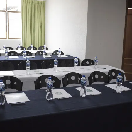 Estanza Hotel & Suites