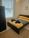 Seaside Haven Coastal Comfort 200m from the Beach - Bãi đậu xe