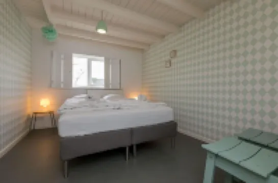 Apartment in Vrouwenpolder Near the Beach