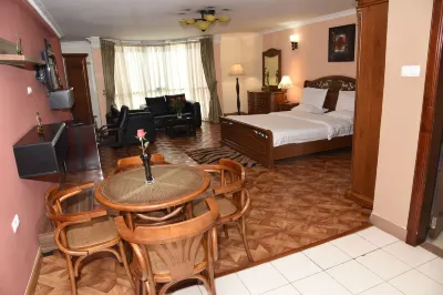Diplomat Luxury Furnished Apartments Отели рядом с достопримечательностью «AU Conference Center»