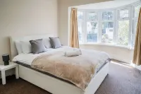 6 ベッド ハウス - スリープス 13 - ファミリーズ & コントラクターズ