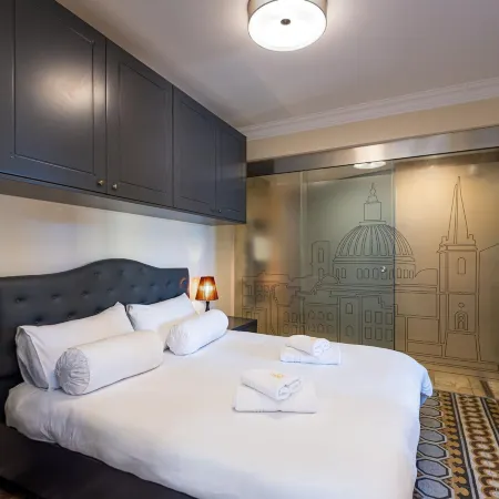 Independence Olive- 1 Bedroom - Square Sea View