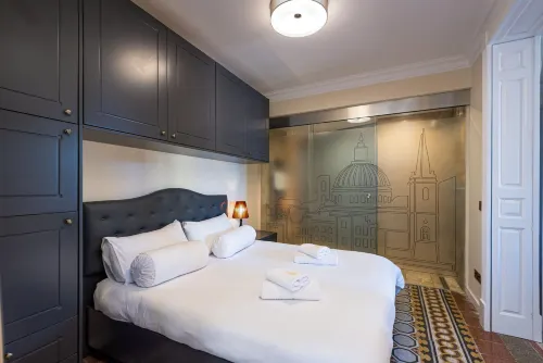 Independence Olive- 1 Bedroom - Square Sea View - parking