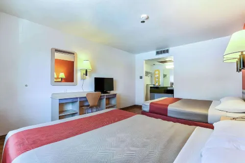 Super 8 by Wyndham Livermore