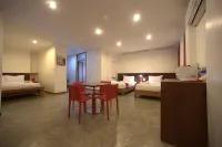 J2 Hotel