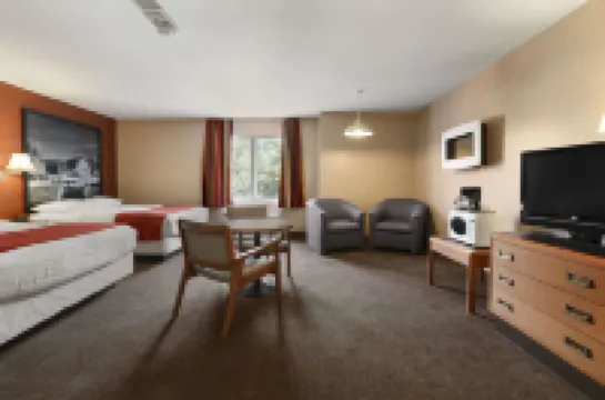 Super 8 by Wyndham North Bay Hotels in 