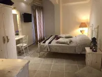 Villa Manos Hotel