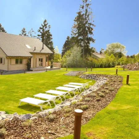 Luxurious Villa with Sauna, Hot Tub, Recreation Room, Large Enclosed Garden