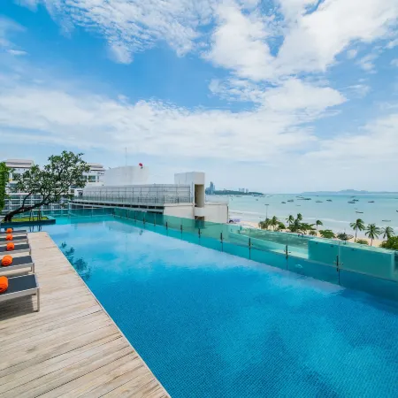 Seven Zea Chic Hotel