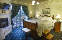 Gingerbread Mansion Hotels in Fortuna