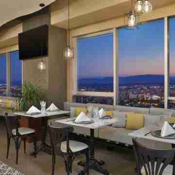 Park Mall Hotel & Conference Center Dining/Meeting Rooms